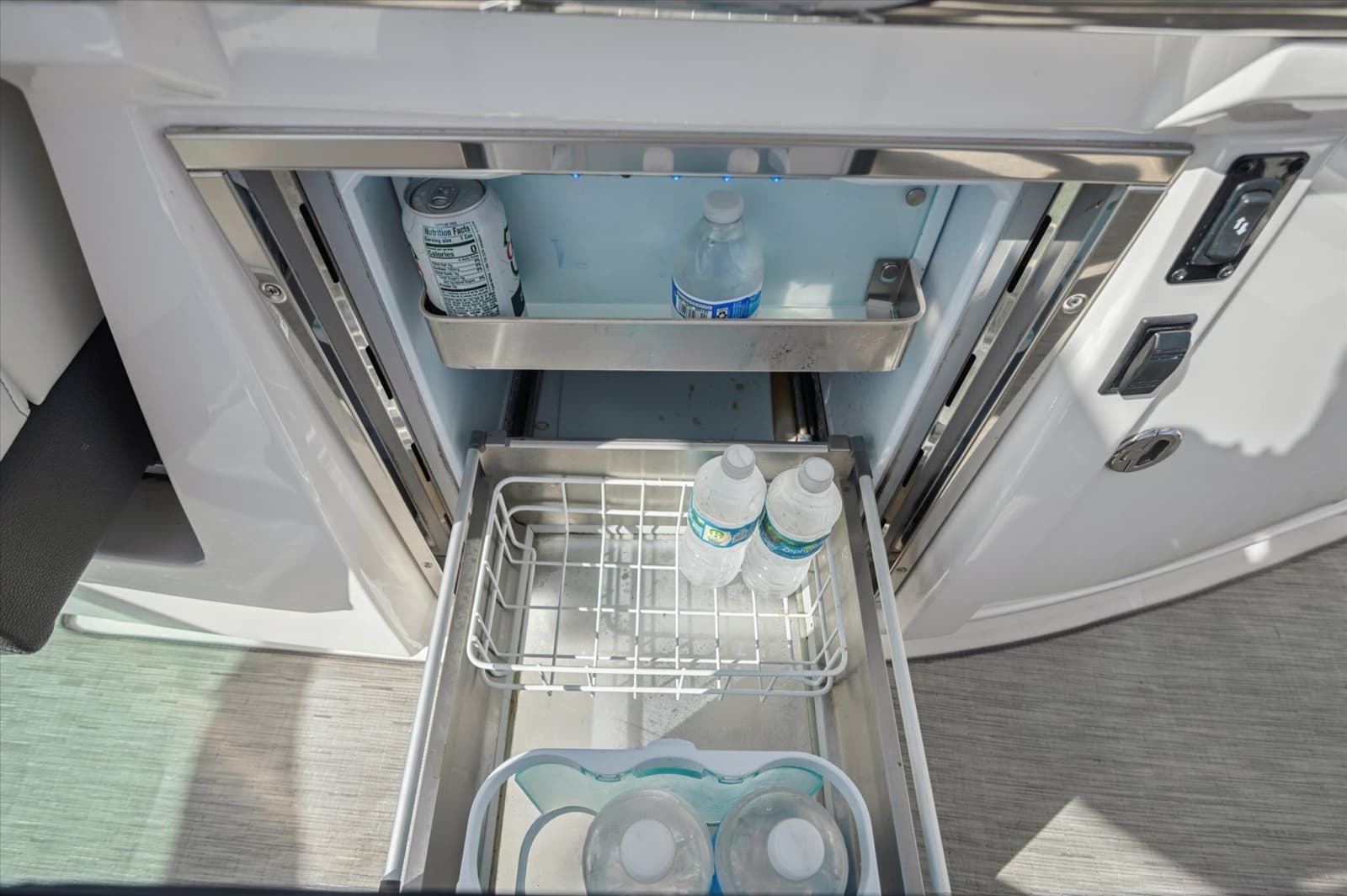 2019 Regal 33 OBX - Photo 29