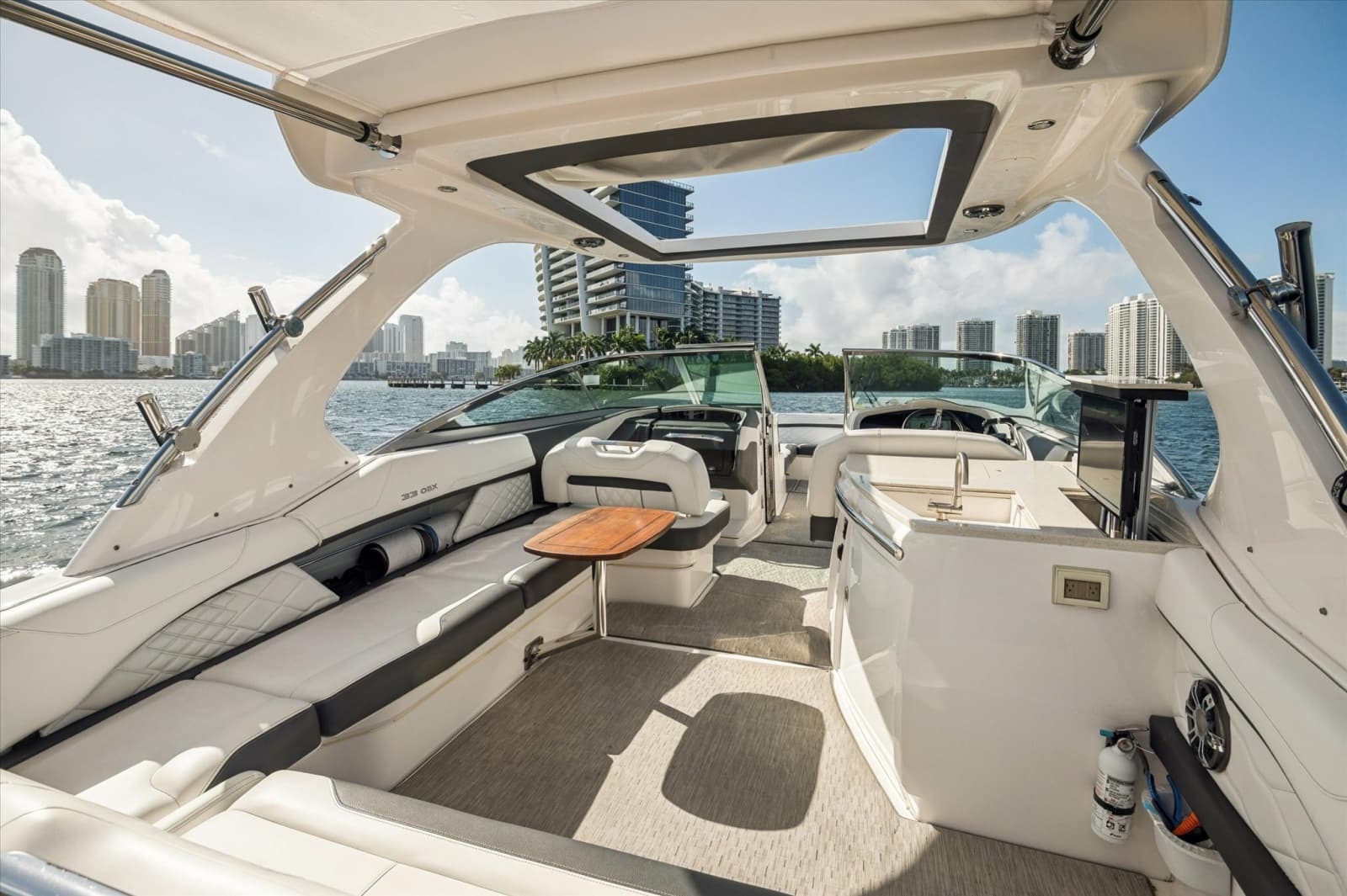 2019 Regal 33 OBX - Photo 6
