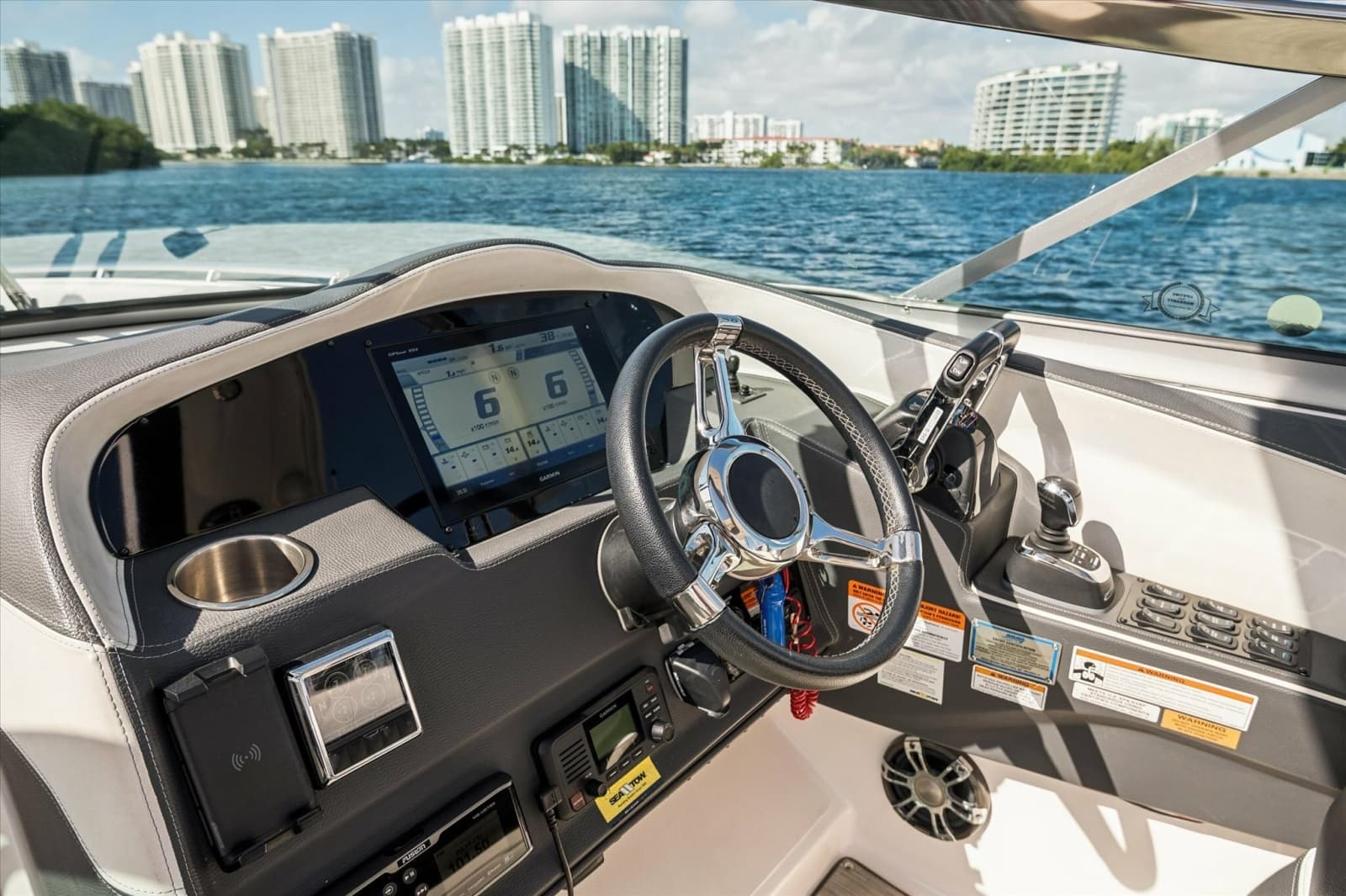 2019 Regal 33 OBX - Photo 16