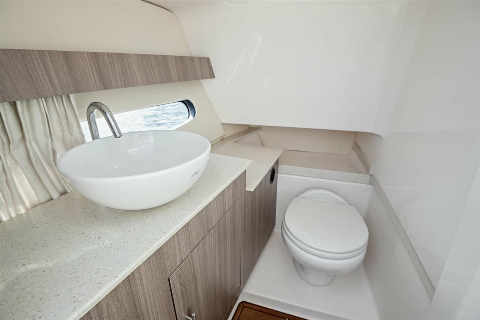 2019 Regal 33 OBX - Photo 23