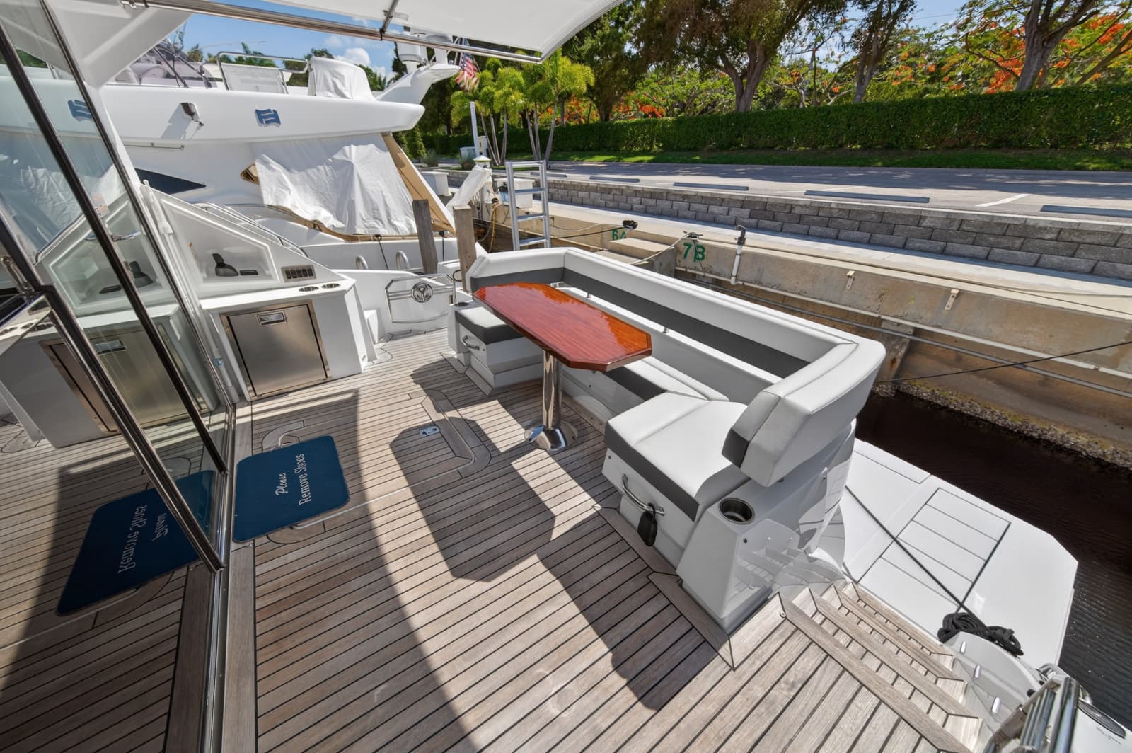 2023 Cruisers Yachts 50 CANTIUS - Photo 29