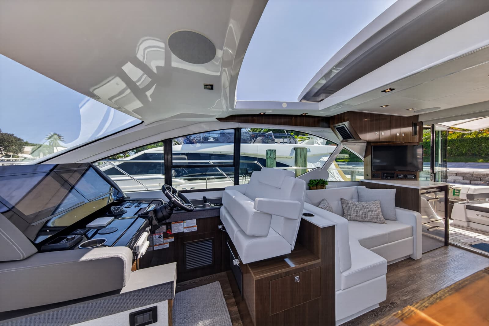2023 Cruisers Yachts 50 CANTIUS - Photo 50