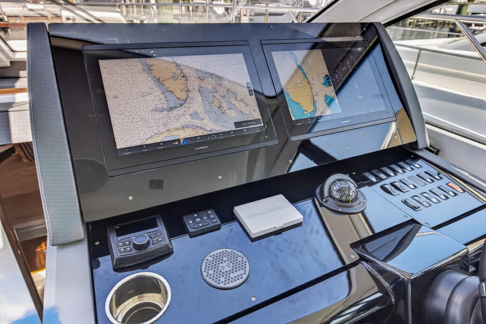 2023 Cruisers Yachts 50 CANTIUS - Photo 57