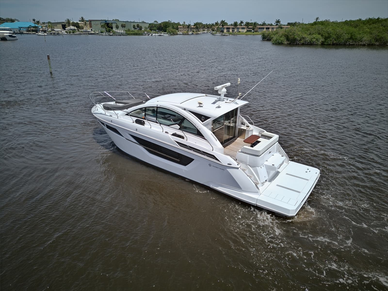 2023 Cruisers Yachts 50 CANTIUS - Photo 3