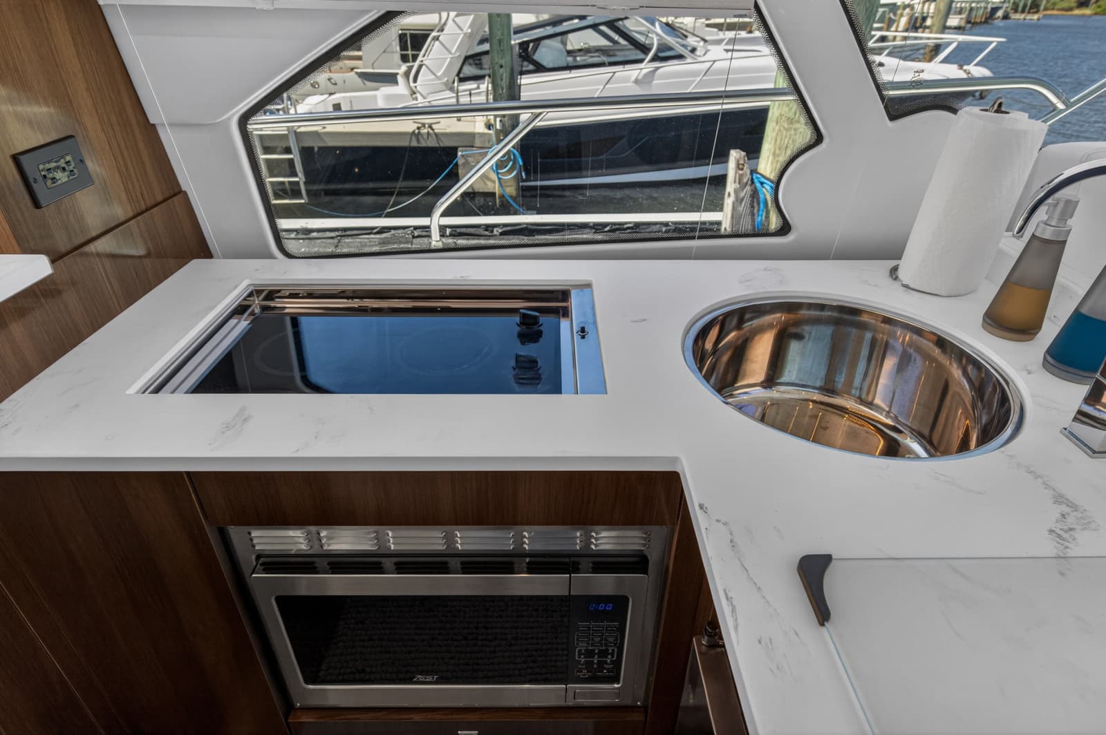 2023 Cruisers Yachts 50 CANTIUS - Photo 41