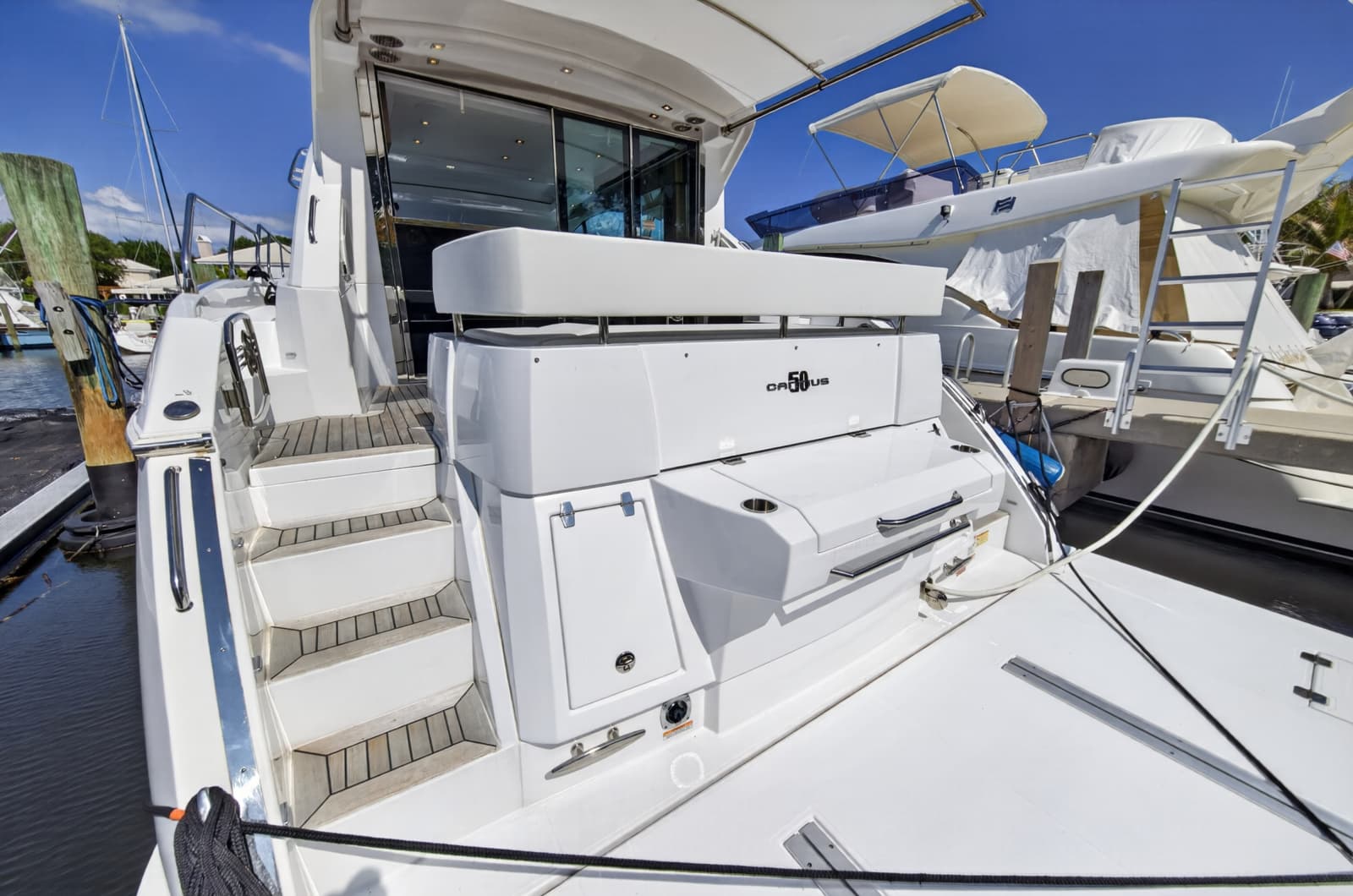 2023 Cruisers Yachts 50 CANTIUS - Photo 23