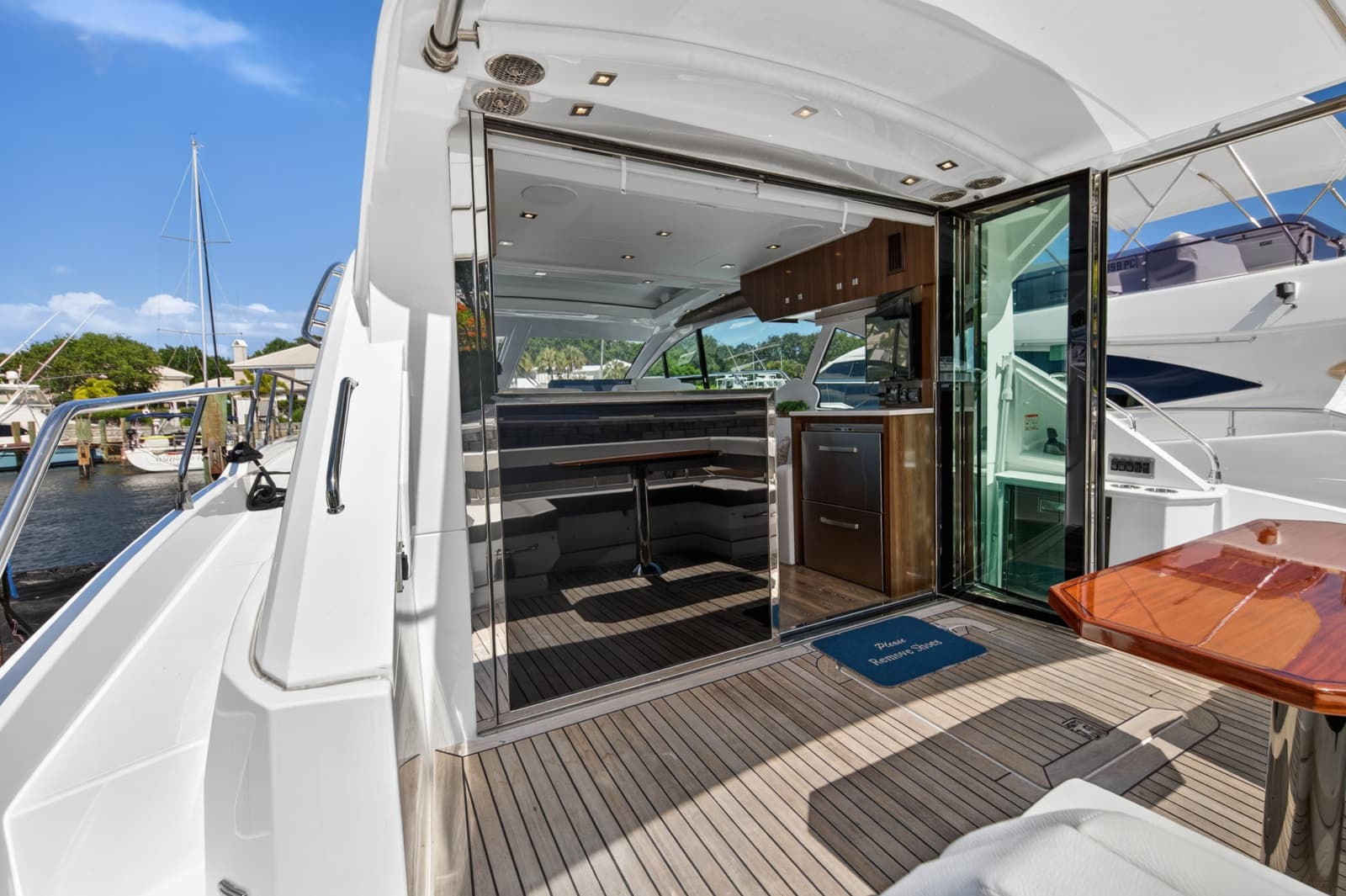 2023 Cruisers Yachts 50 CANTIUS - Photo 32