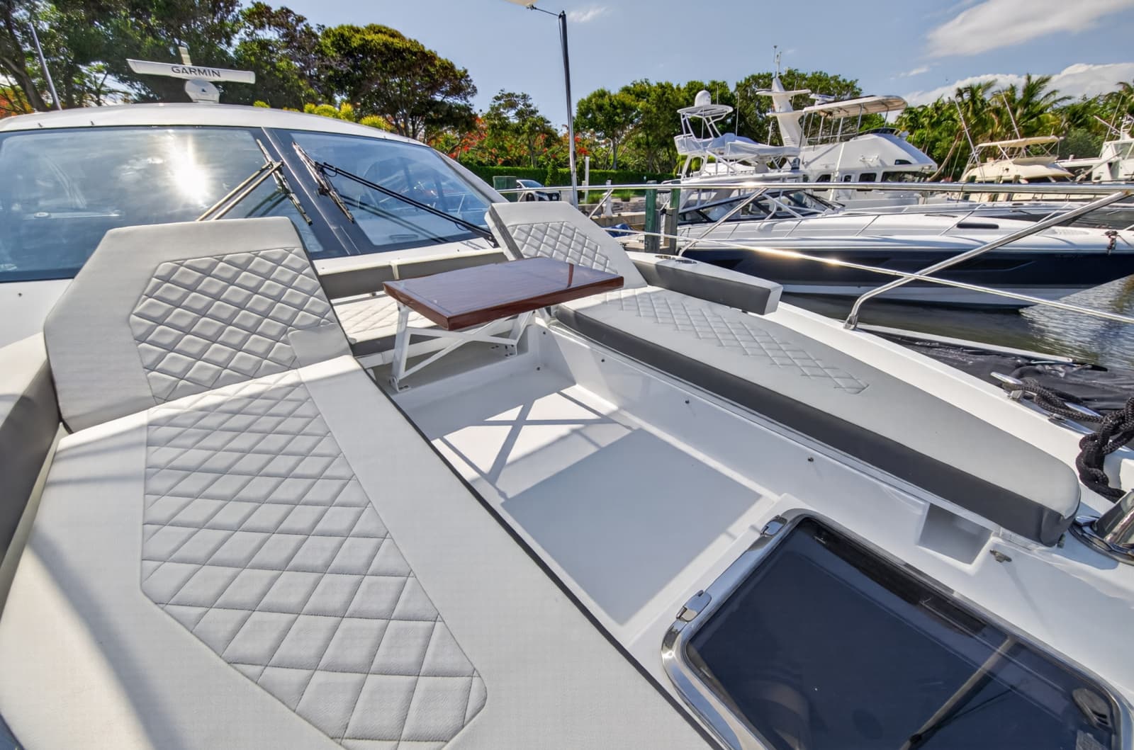 2023 Cruisers Yachts 50 CANTIUS - Photo 14