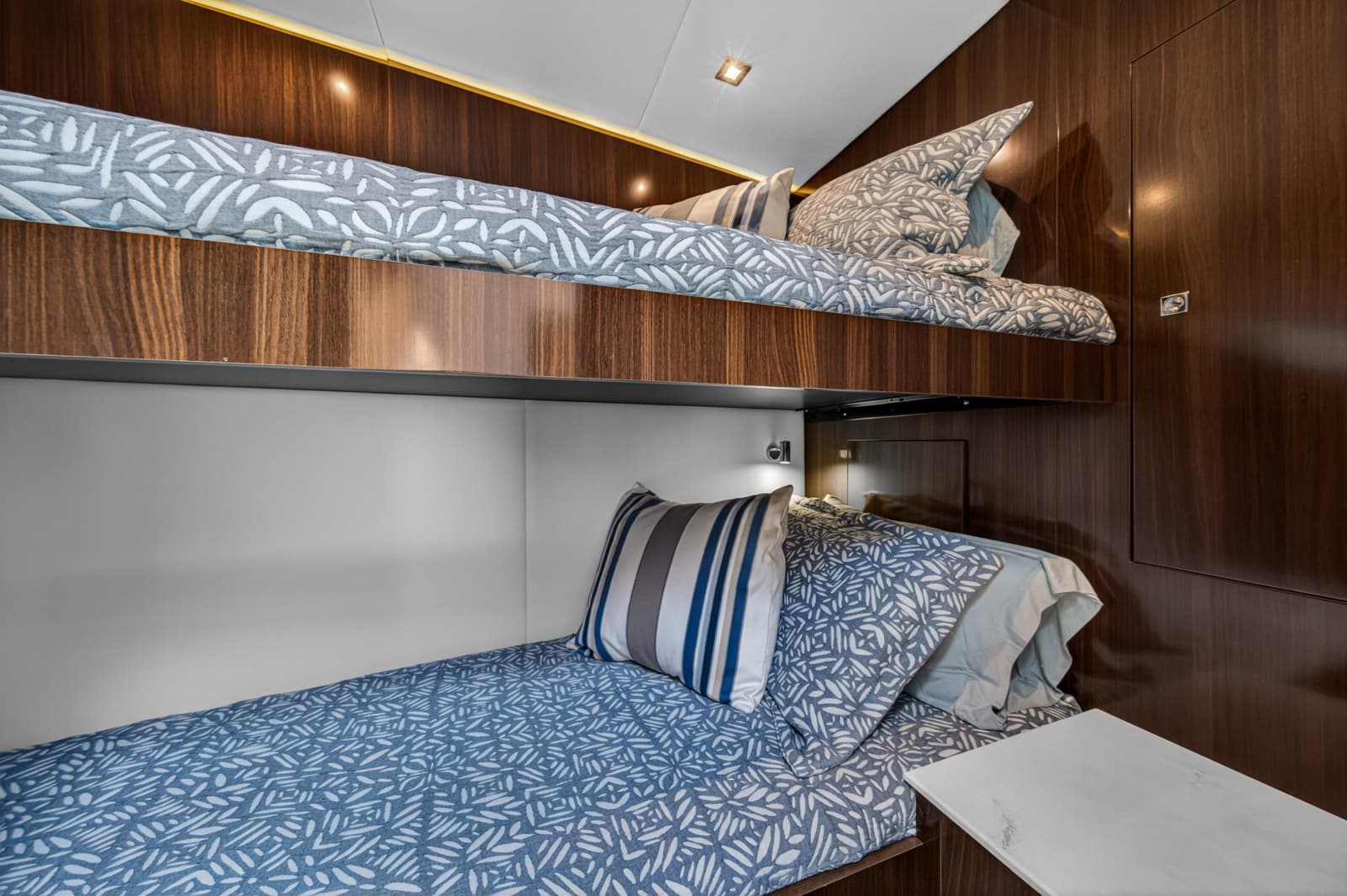 2023 Cruisers Yachts 50 CANTIUS - Photo 75