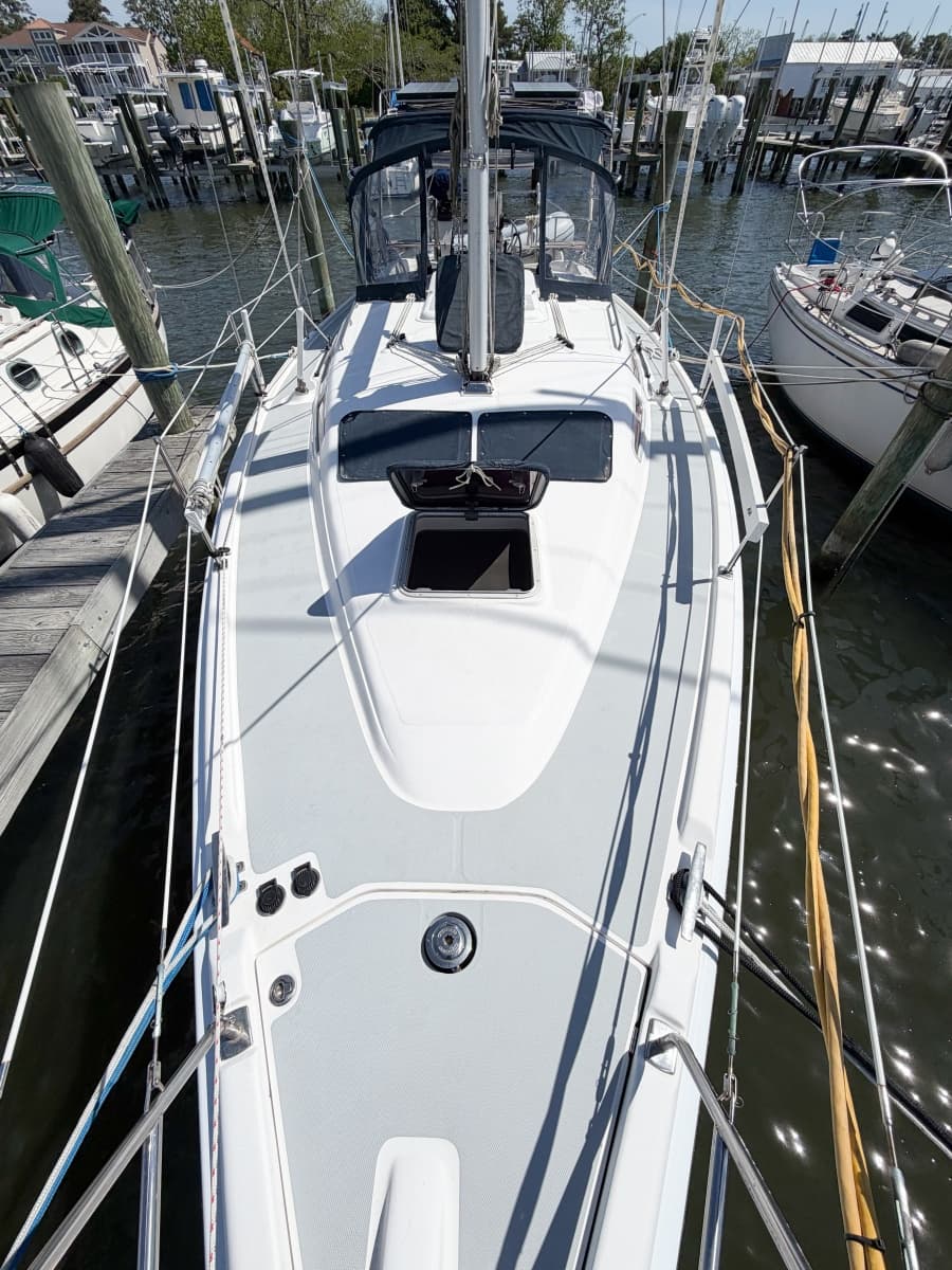 2005 Hunter 36 - Photo 12