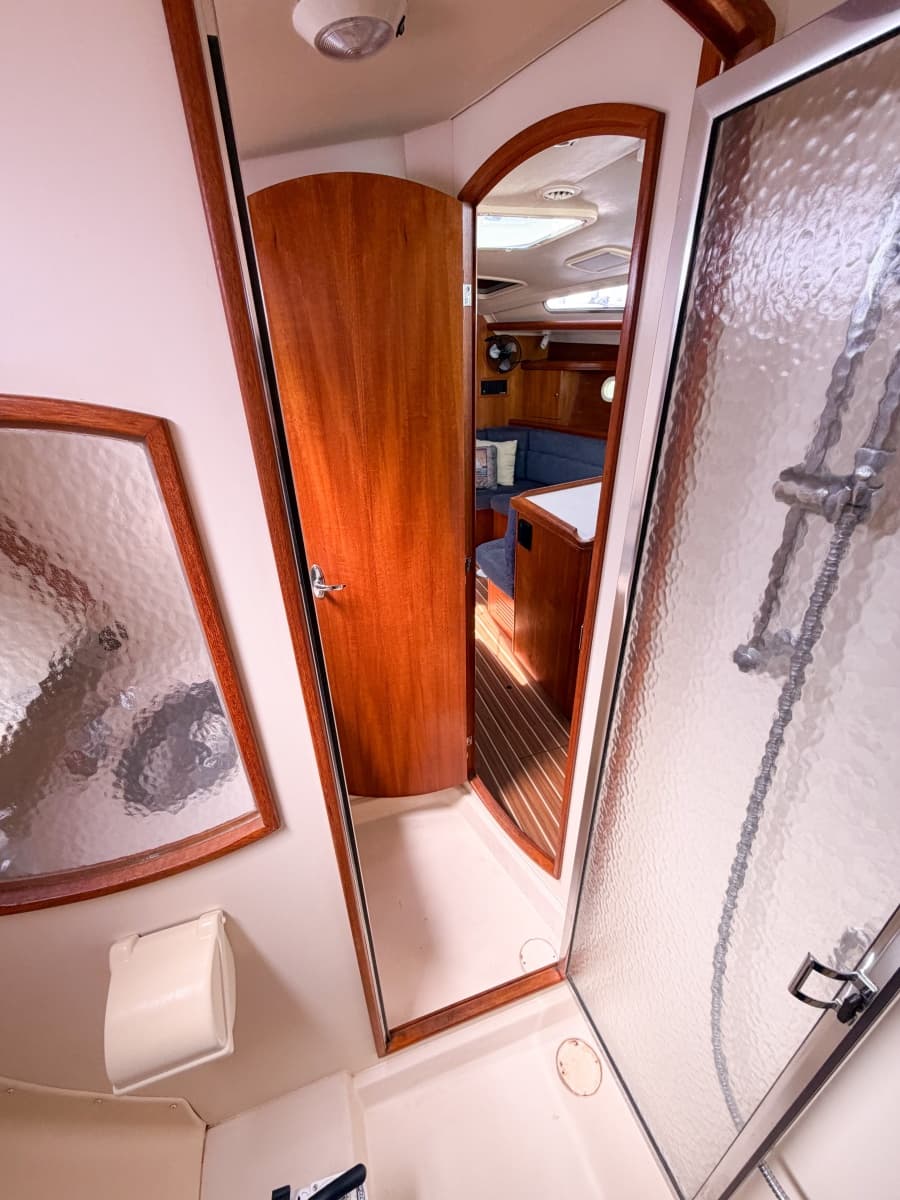 2005 Hunter 36 - Photo 56