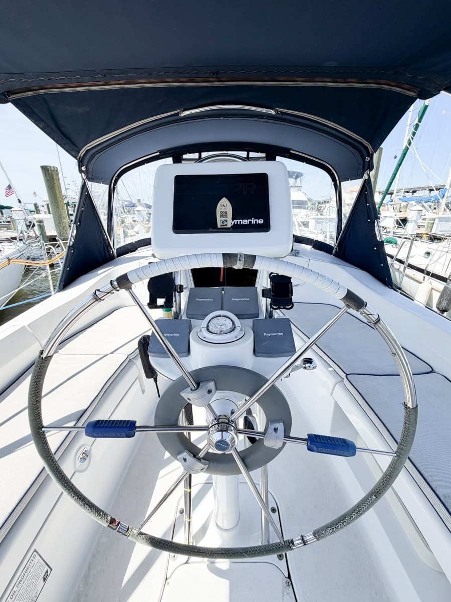 2005 Hunter 36 - Photo 24