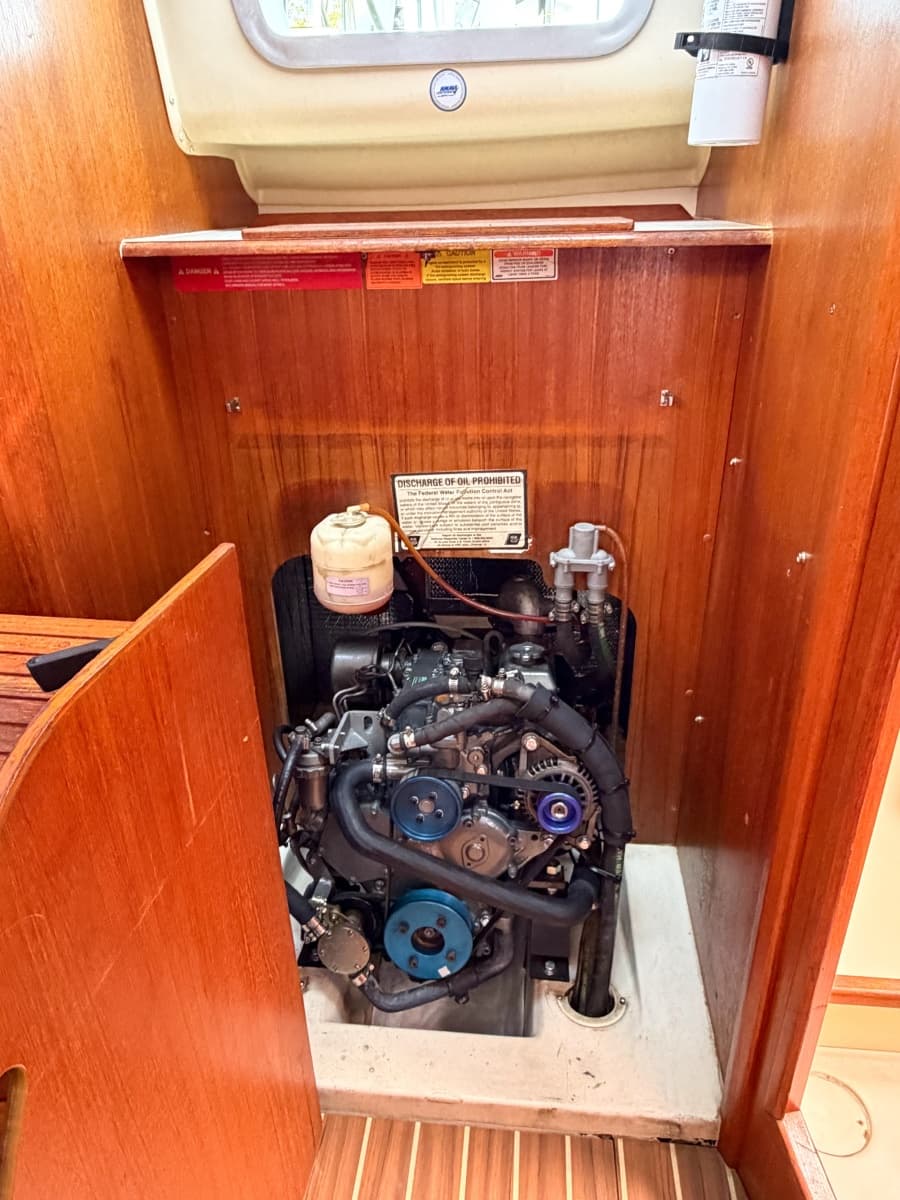 2005 Hunter 36 - Photo 79