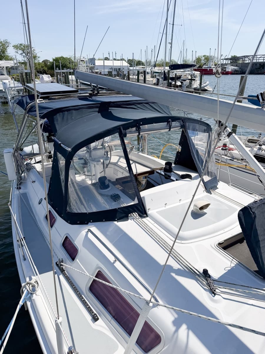 2005 Hunter 36 - Photo 10