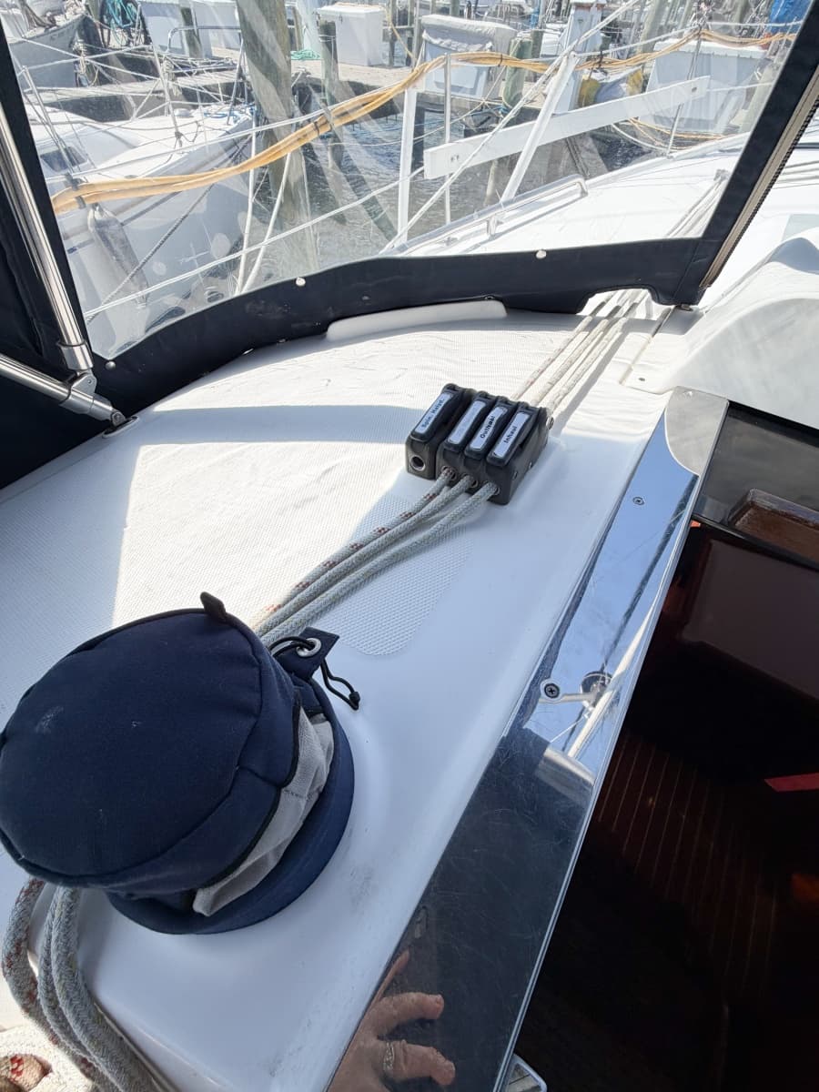 2005 Hunter 36 - Photo 23