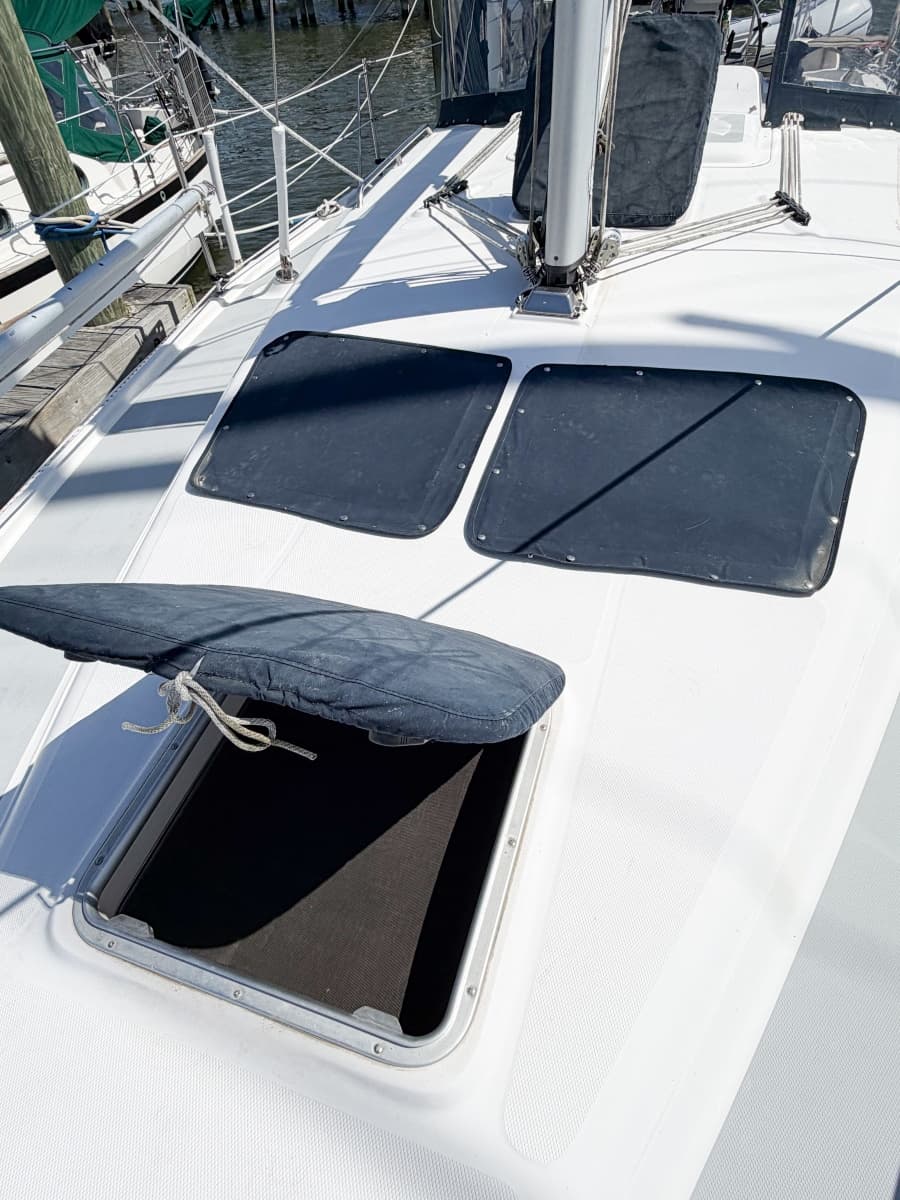 2005 Hunter 36 - Photo 14