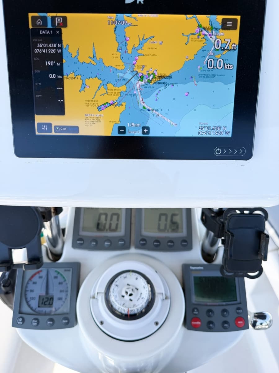2005 Hunter 36 - Photo 26