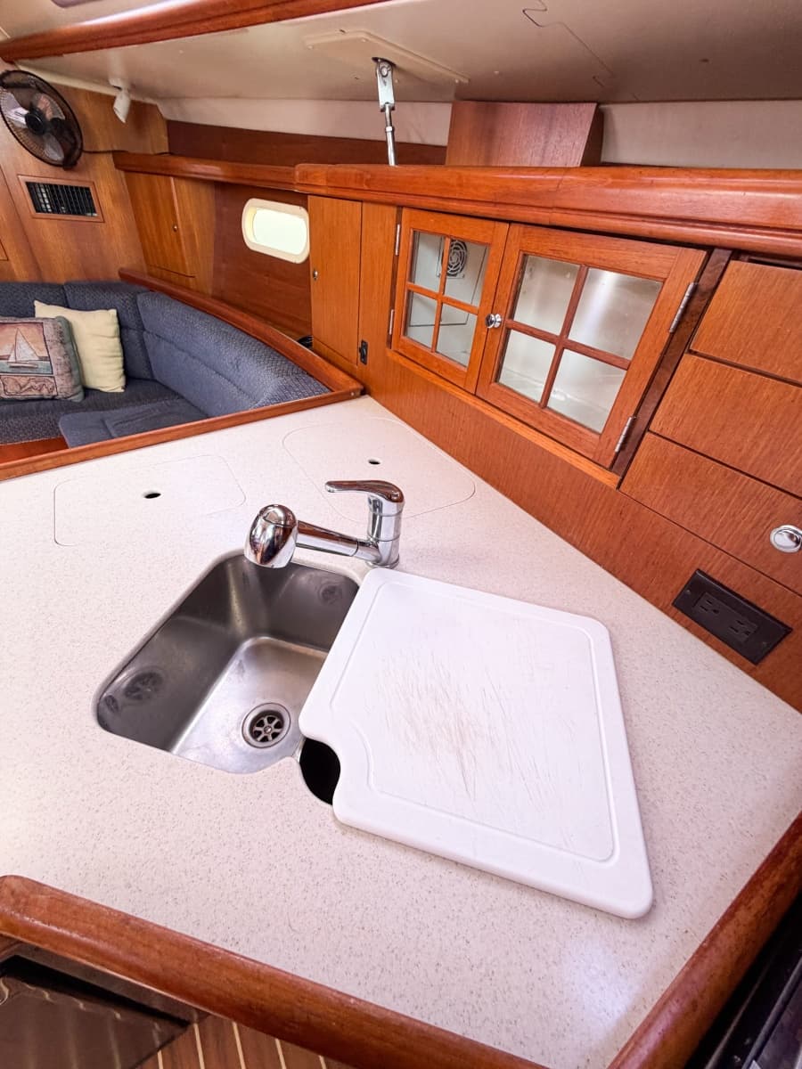 2005 Hunter 36 - Photo 69
