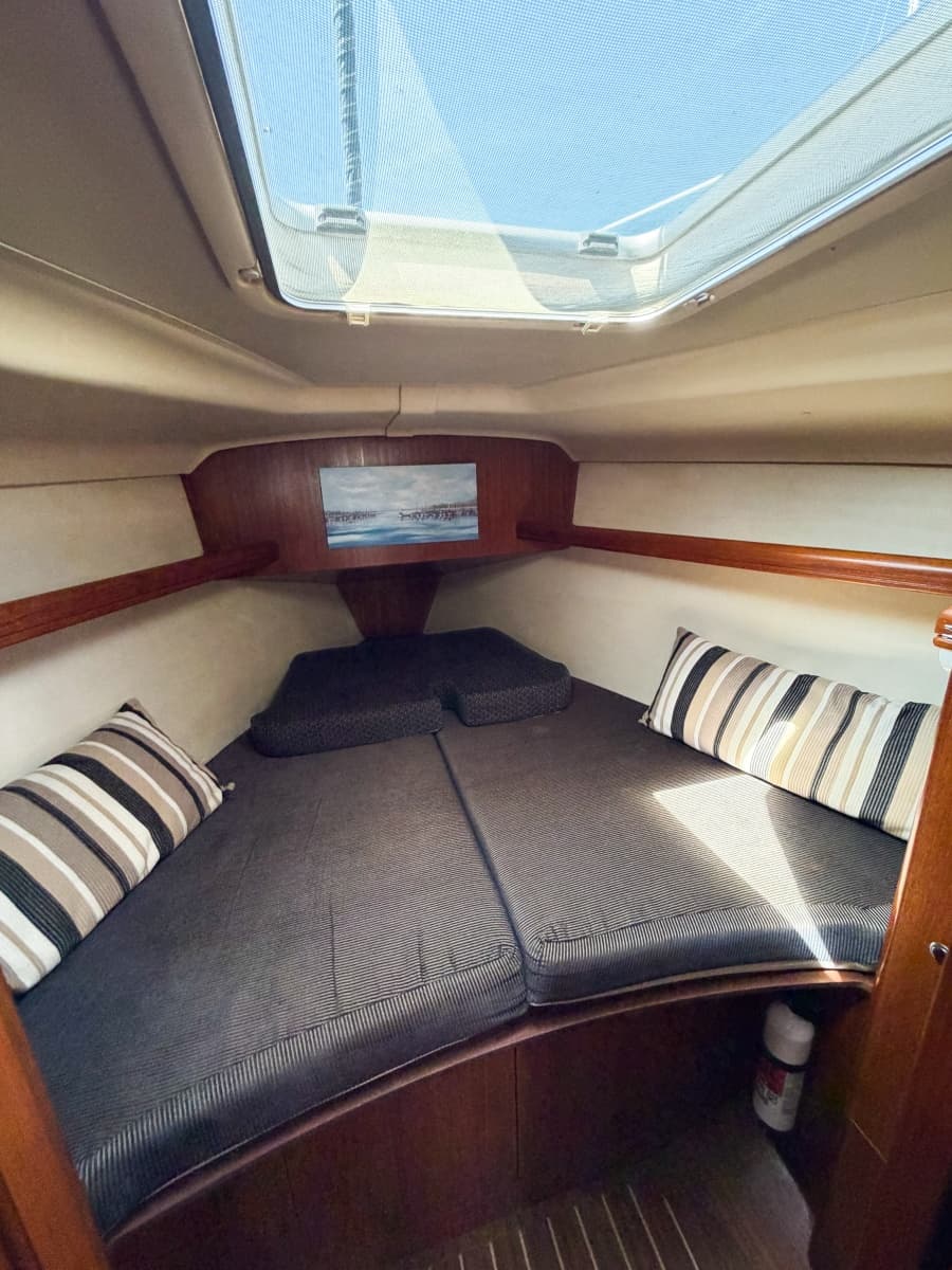 2005 Hunter 36 - Photo 49