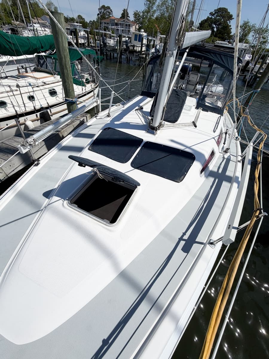 2005 Hunter 36 - Photo 13