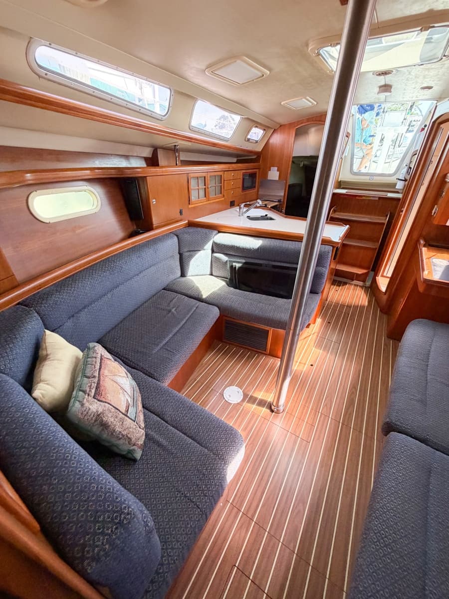 2005 Hunter 36 - Photo 47
