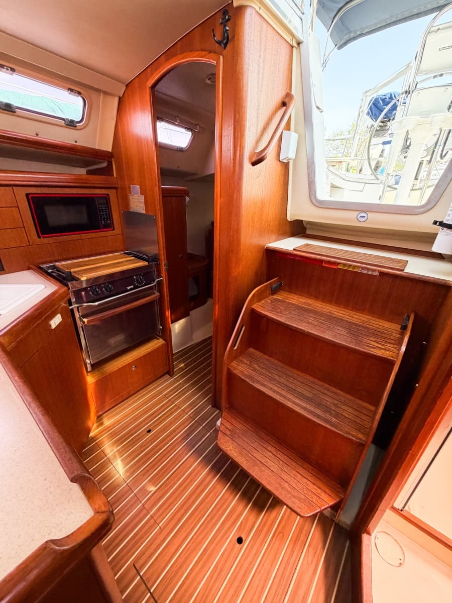 2005 Hunter 36 - Photo 35