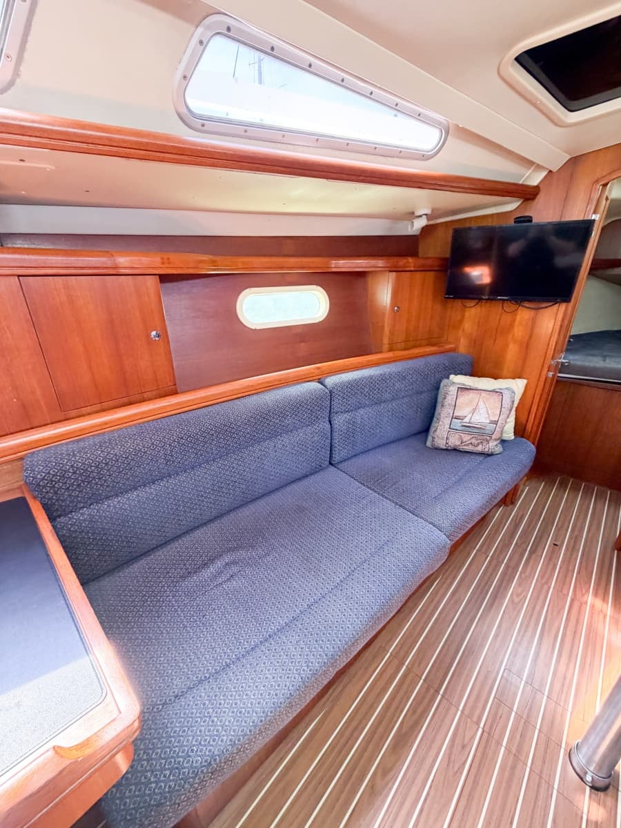2005 Hunter 36 - Photo 70