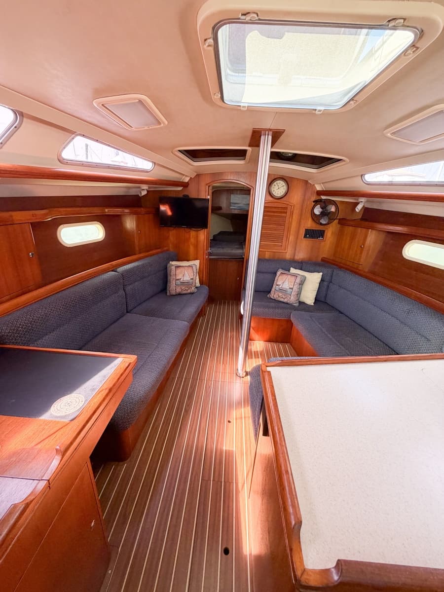 2005 Hunter 36 - Photo 38