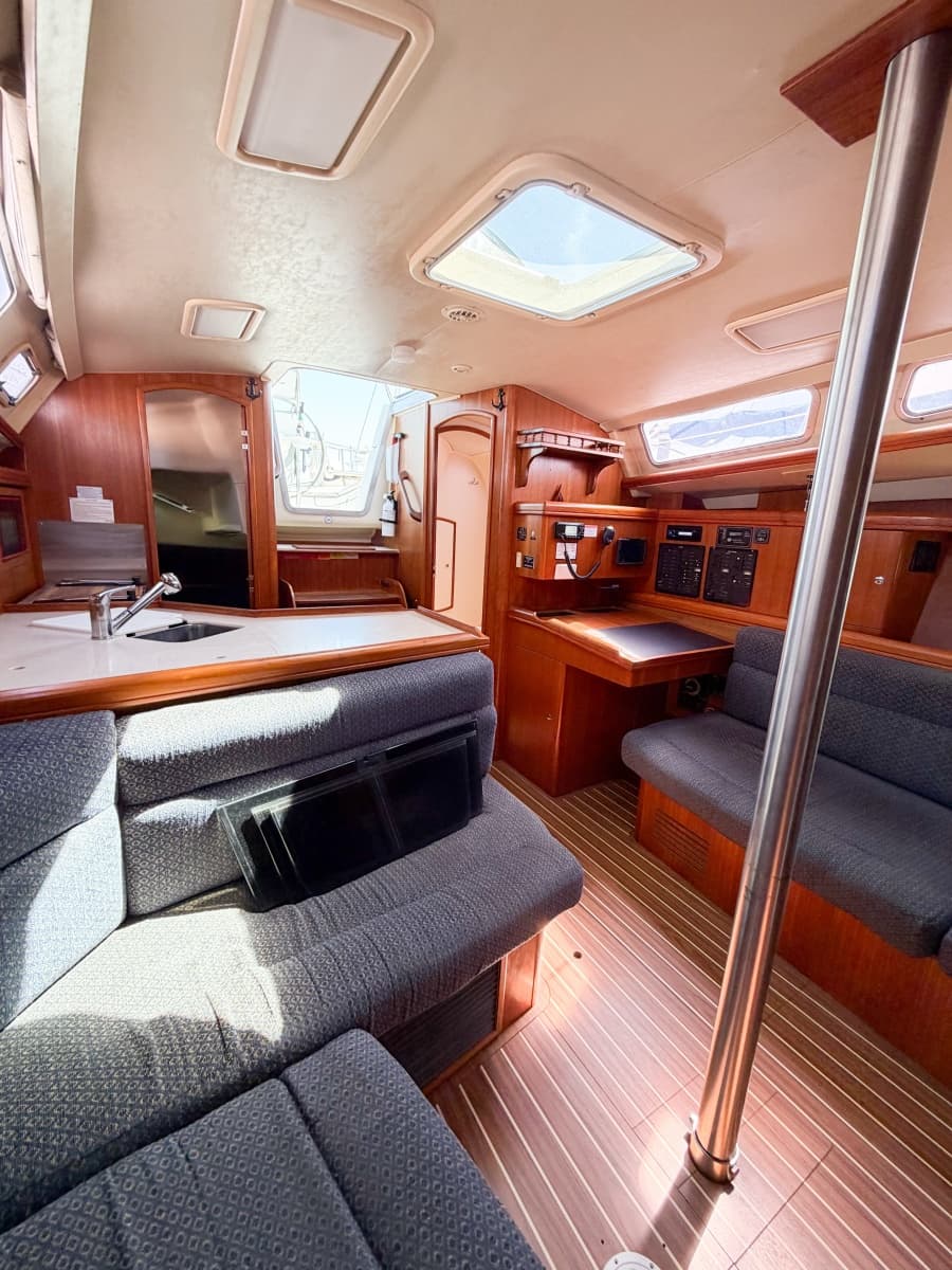 2005 Hunter 36 - Photo 52