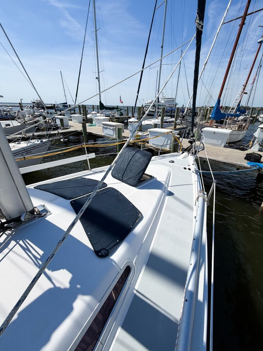 2005 Hunter 36 - Photo 11