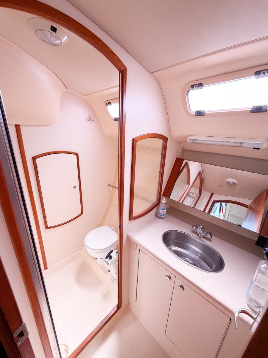 2005 Hunter 36 - Photo 44
