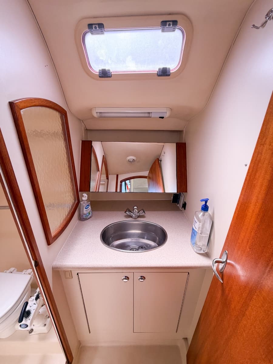 2005 Hunter 36 - Photo 67
