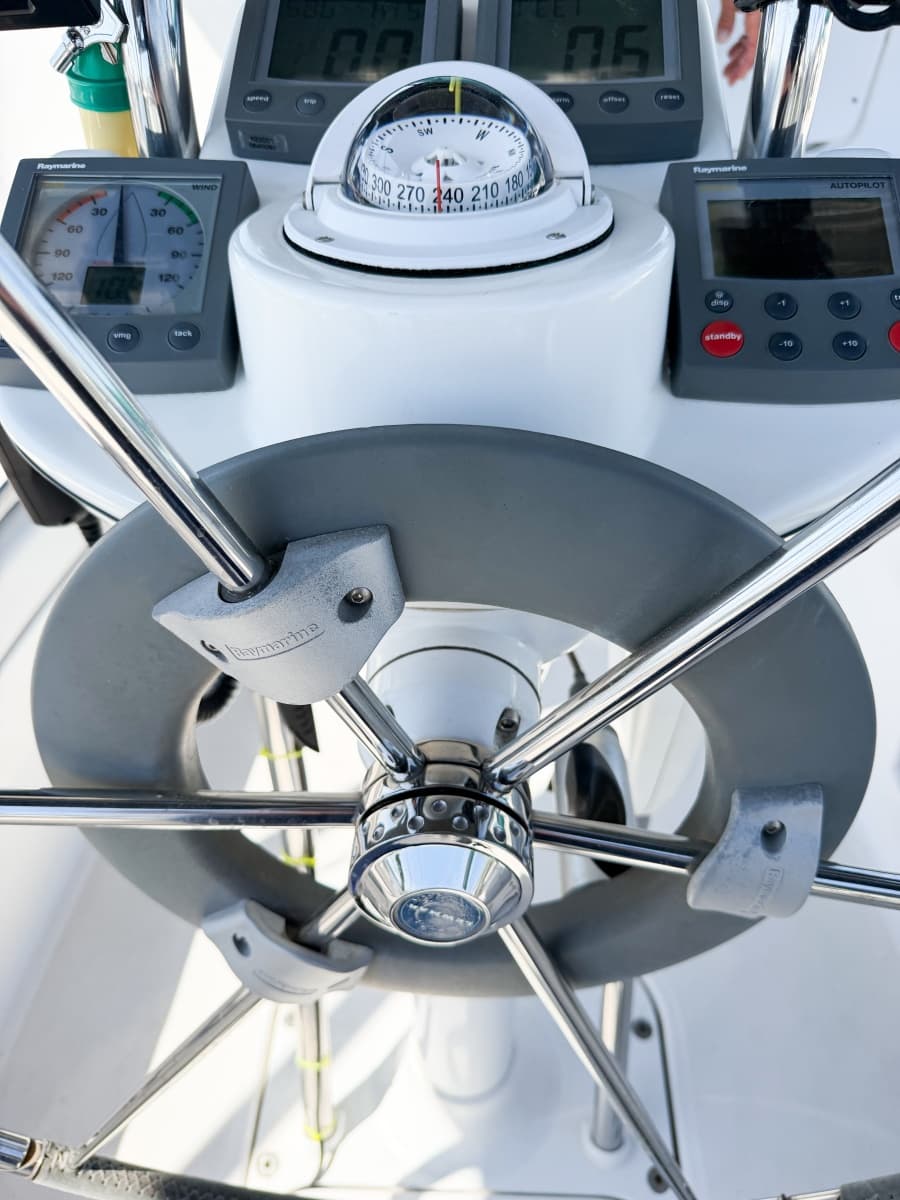 2005 Hunter 36 - Photo 27