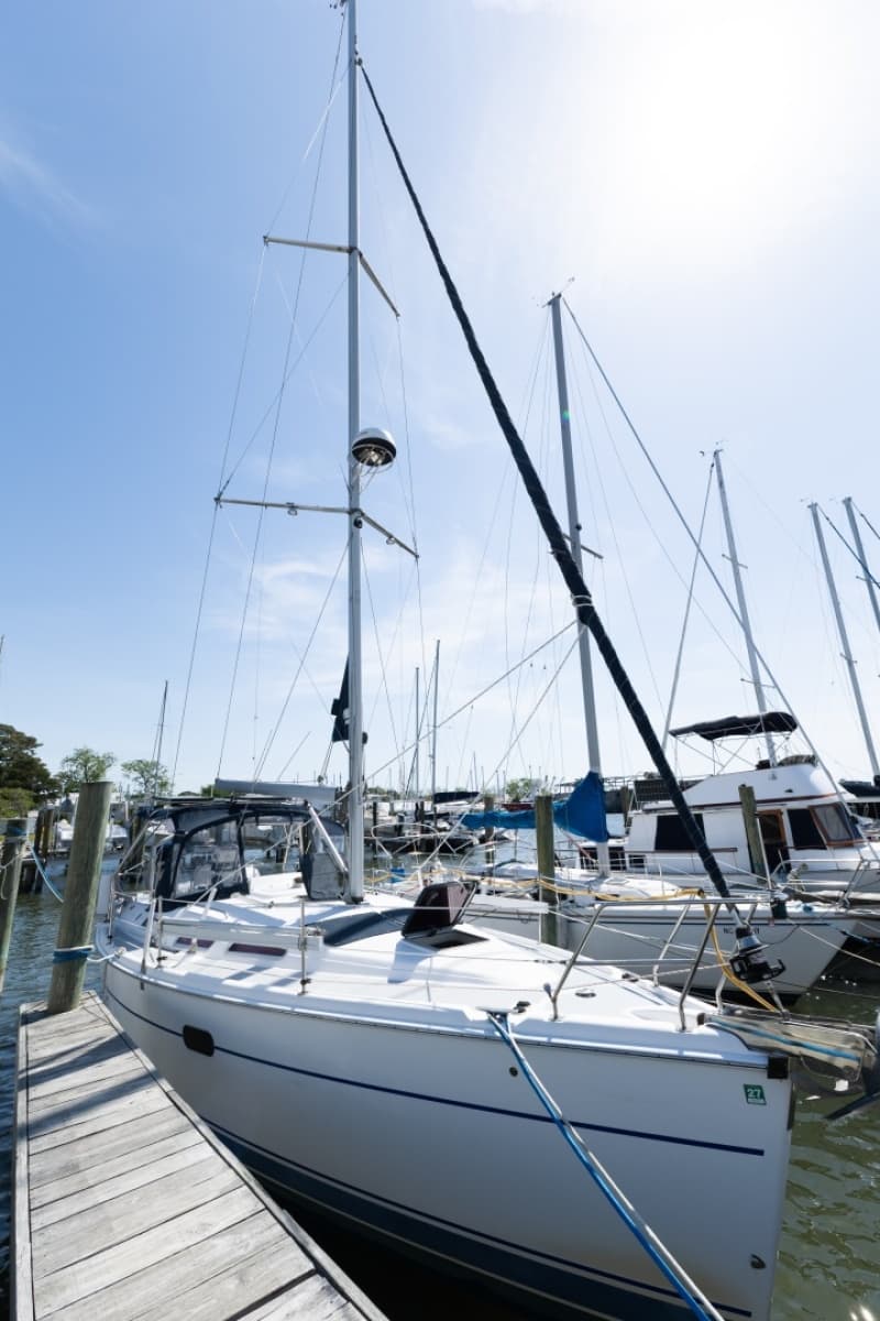 2005 Hunter 36 - Photo 2