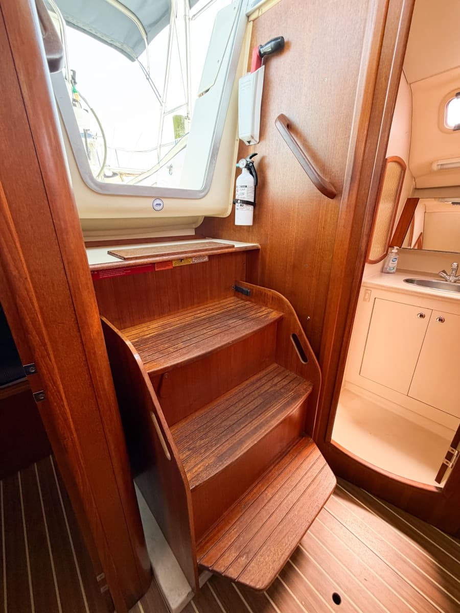 2005 Hunter 36 - Photo 60