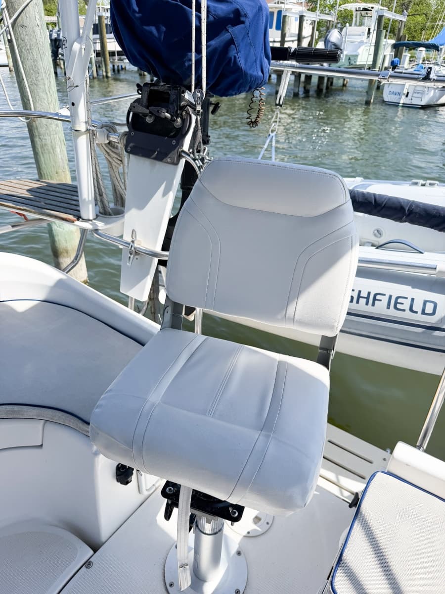 2005 Hunter 36 - Photo 29