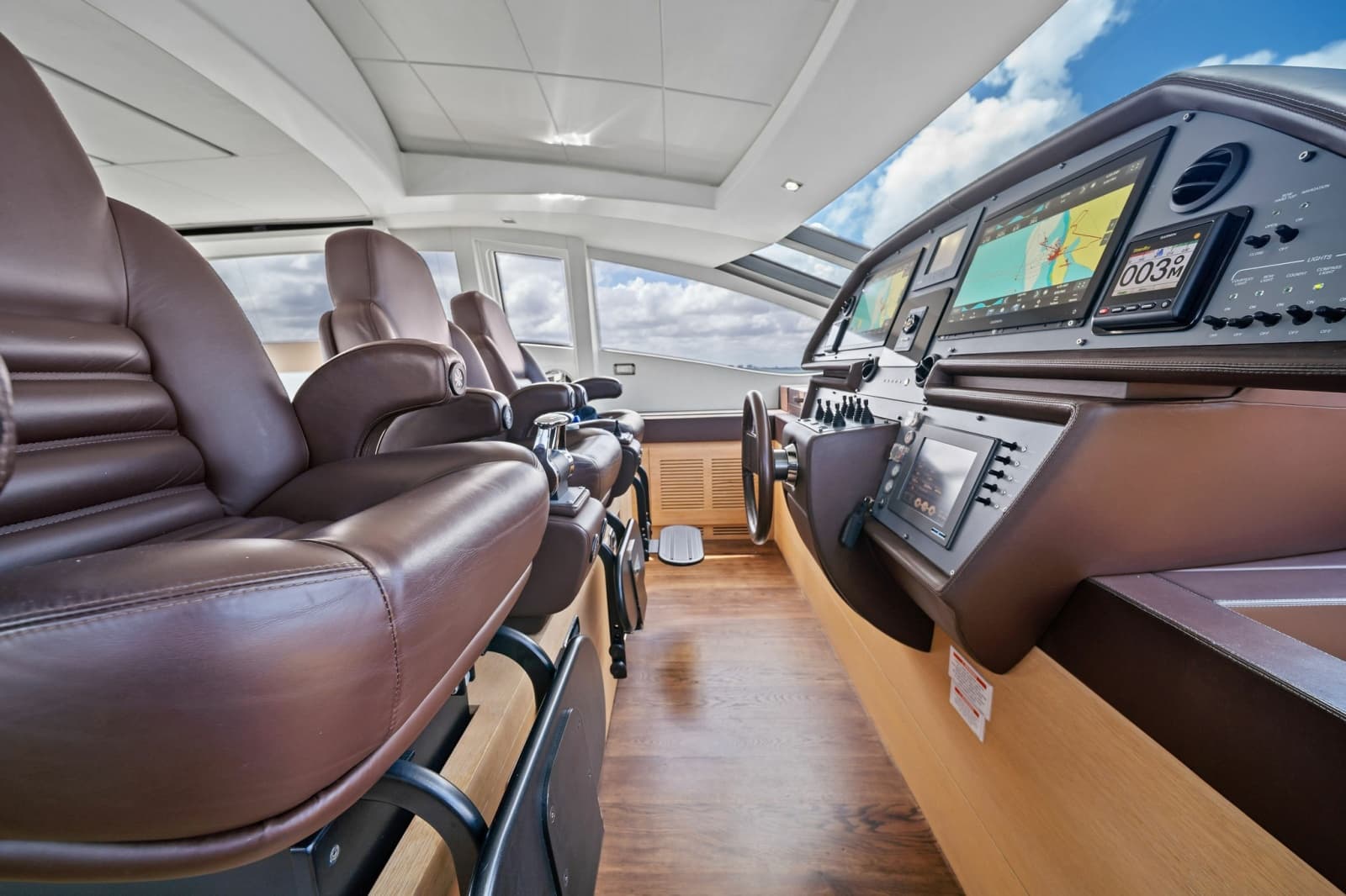 2013 Pershing 82 - Photo 33