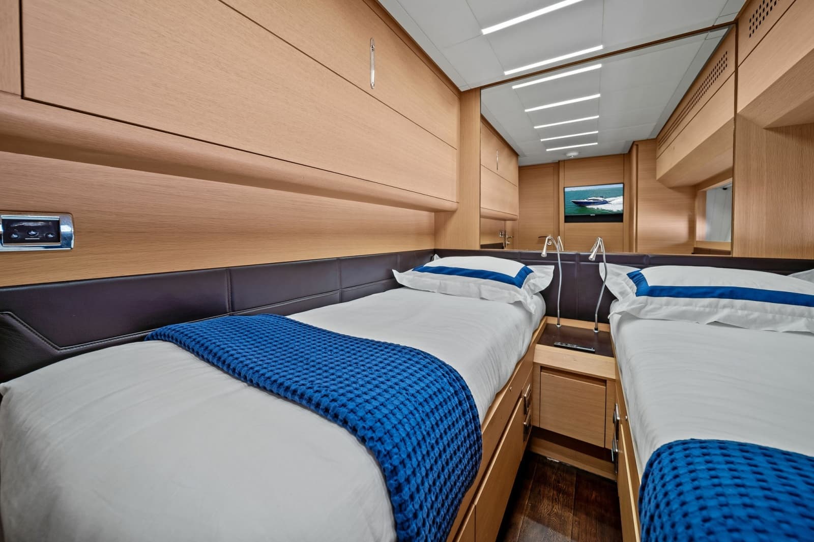 2013 Pershing 82 - Photo 39