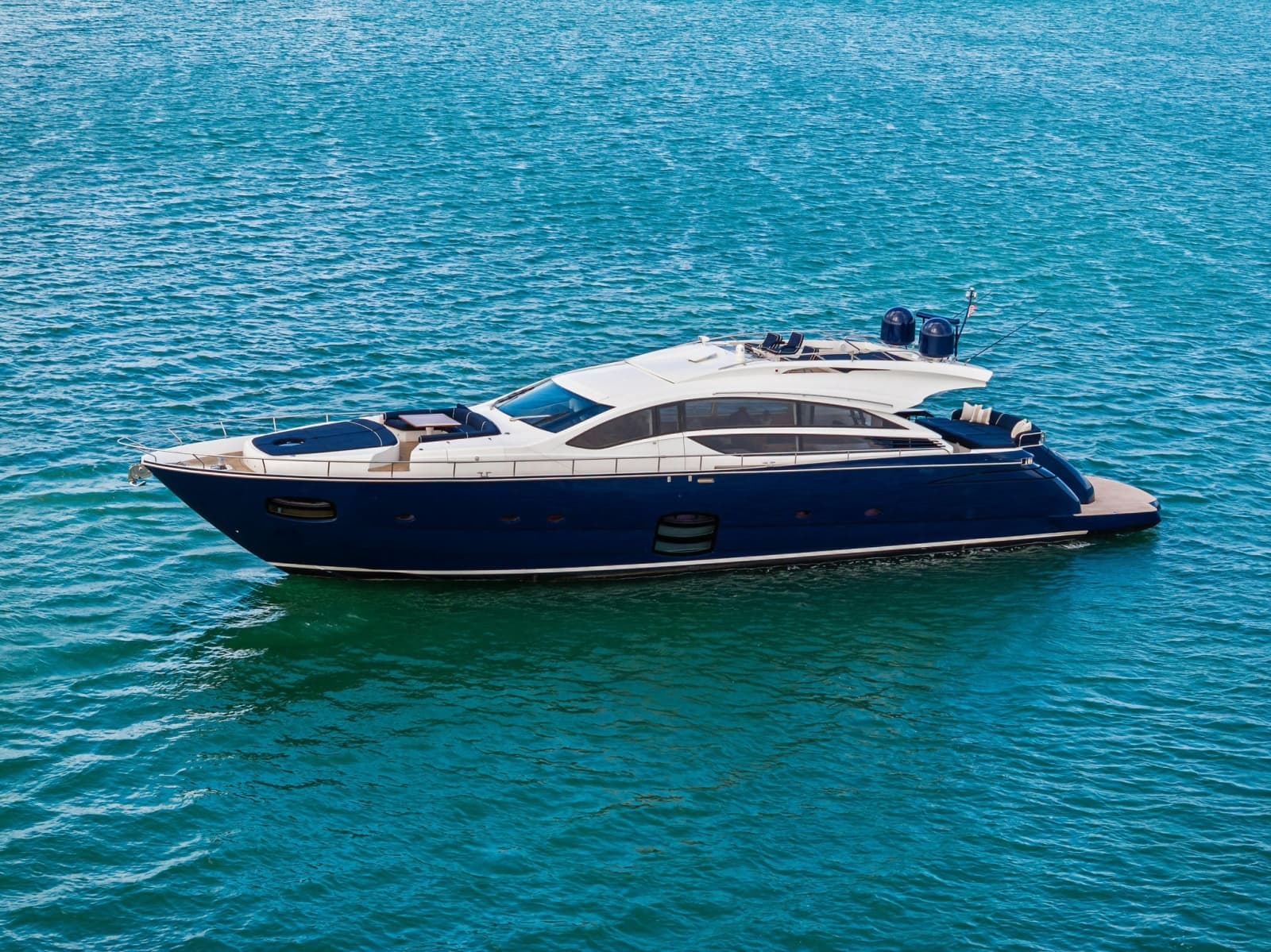 2013 Pershing 82 - Photo 11