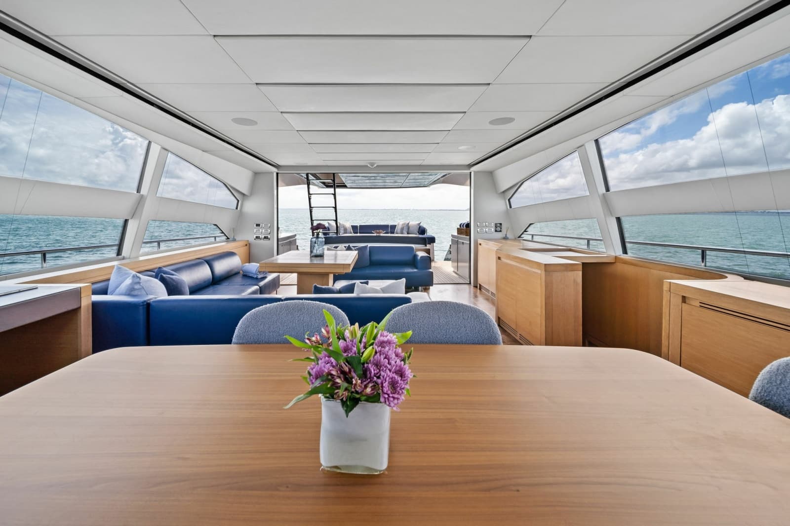 2013 Pershing 82 - Photo 34