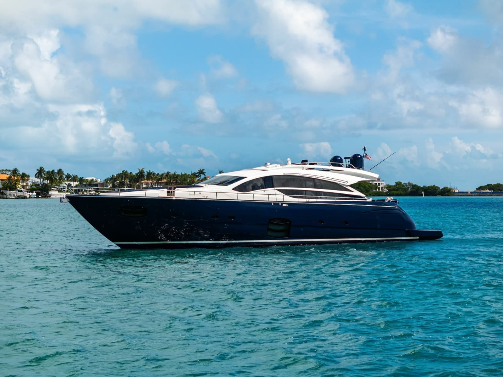2013 Pershing 82 - Photo 10