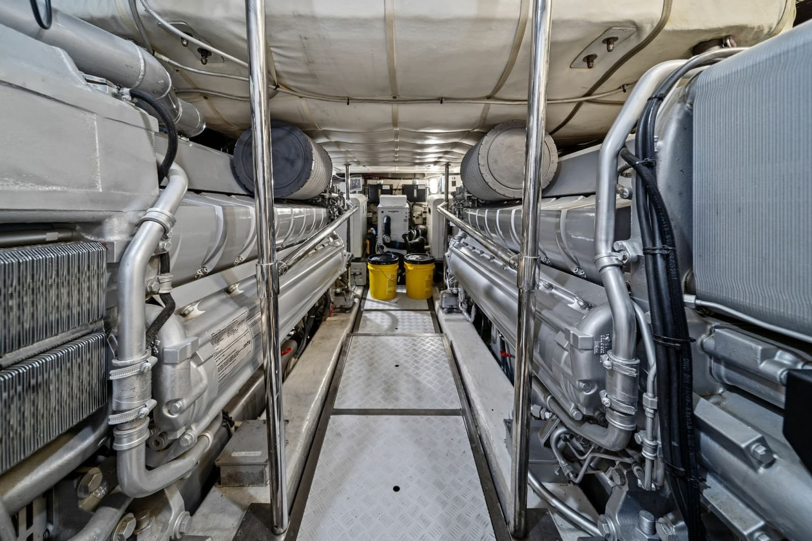 2013 Pershing 82 - Photo 44