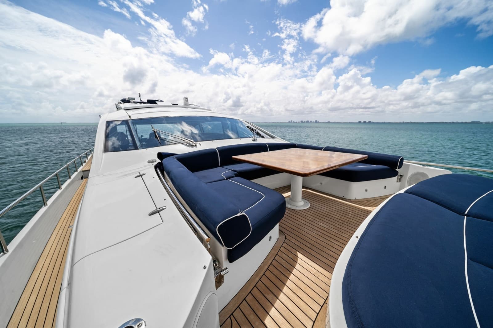 2013 Pershing 82 - Photo 20