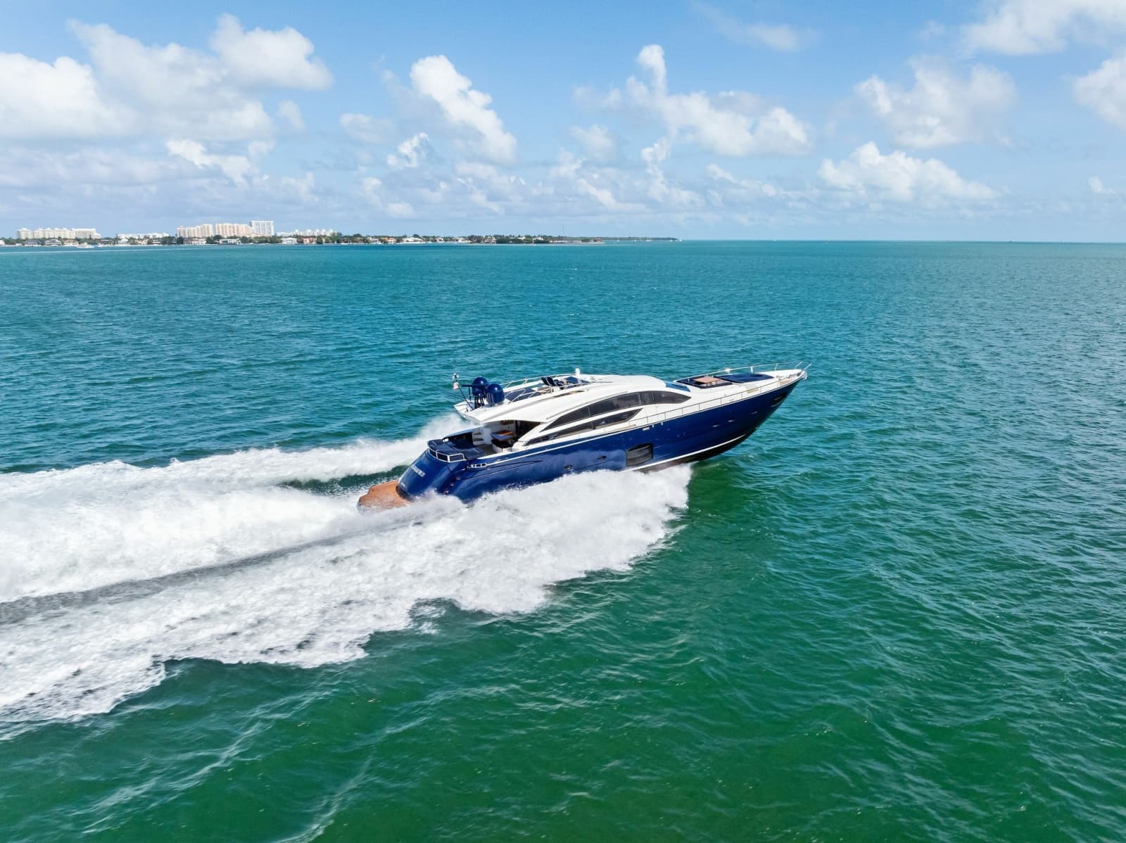 2013 Pershing 82 - Photo 12