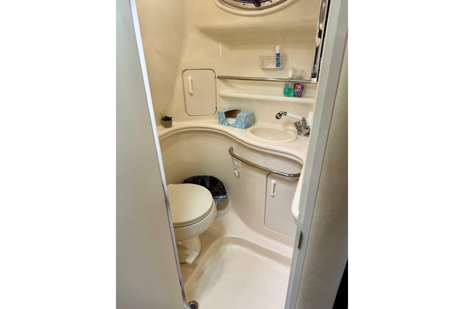 2003 Sea Ray 340 Sundancer - Photo 10