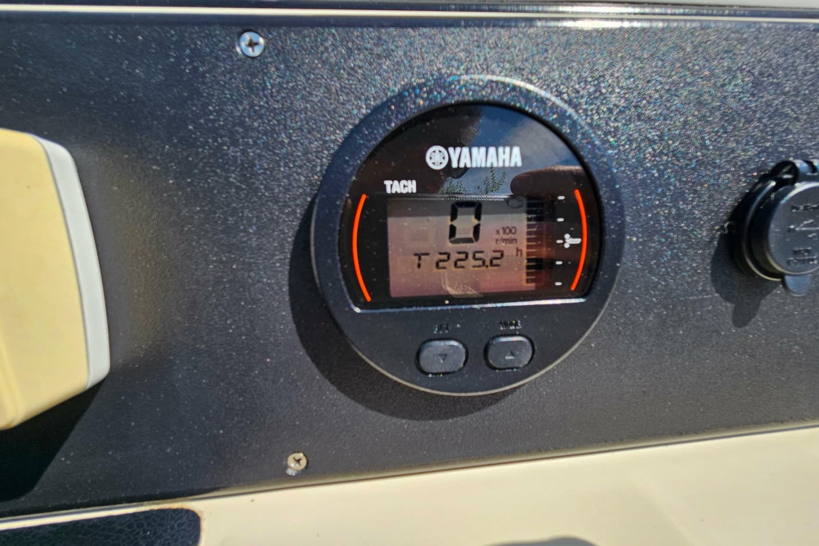 1990 Boston Whaler Outrage Cuddy - Photo 9