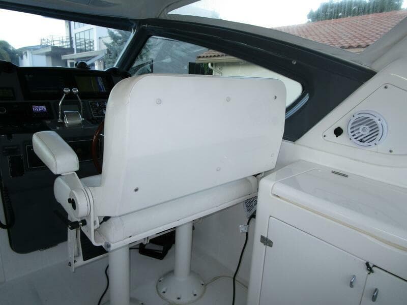 2003 Tiara Yachts 5200 Express - Photo 32