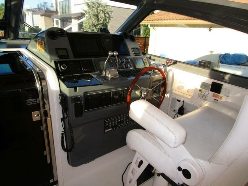 2003 Tiara Yachts 5200 Express - Photo 29