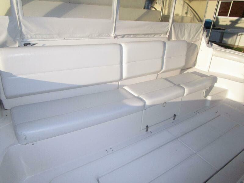 2003 Tiara Yachts 5200 Express - Photo 40