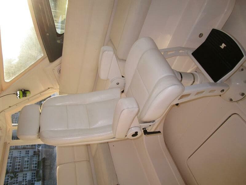 2003 Tiara Yachts 5200 Express - Photo 34